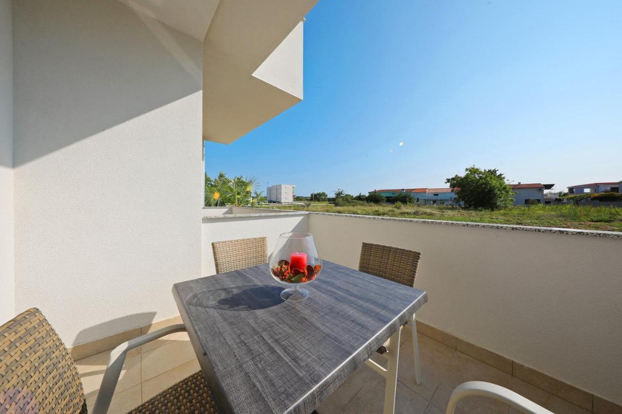 Seafront New Apartments Zdrijac XI Нин Экстерьер фото
